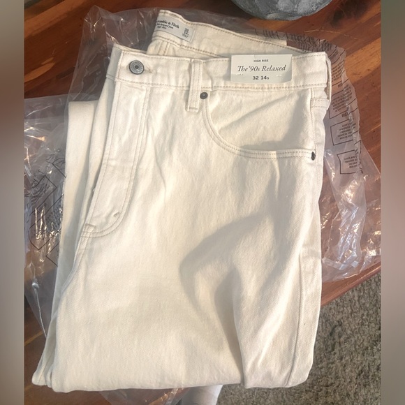 Size 14 Abercrombie & Fitch Jean - Picture 1 of 5